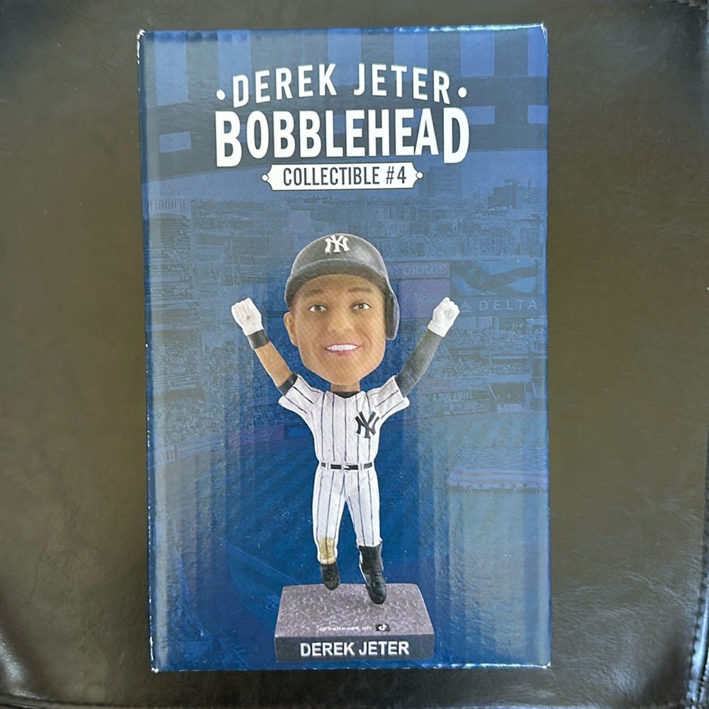 Yankees Derek Jeter Bobblehead